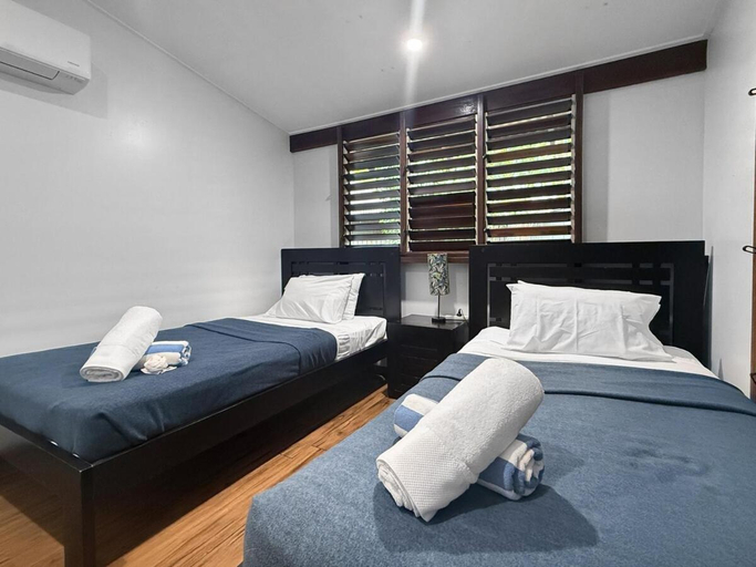 Bedroom 3, Cassawong Cottages, Cardwell
