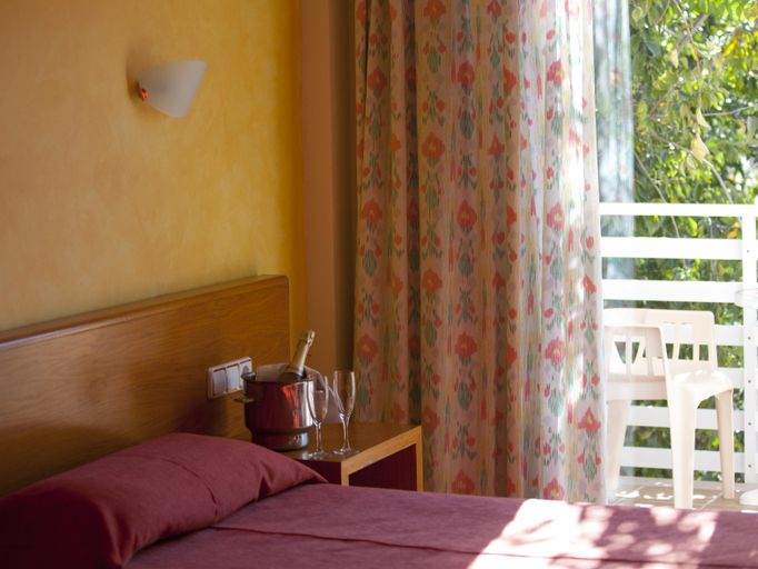 Bedroom 3, Paguera Treff Boutique Hotel, Baleares