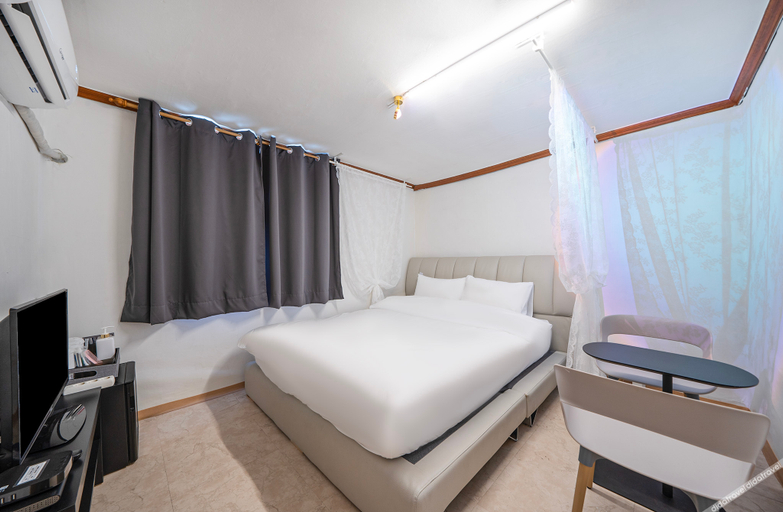 Bedroom 3, Changwon Masan Petit Hotel, Masan