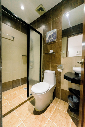 Bathroom 4, Madonna Hometel and Suites, Panabo City
