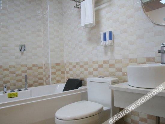 Bathroom 3, Yakeshi Orange Boutique Hotel, Hulunbuir