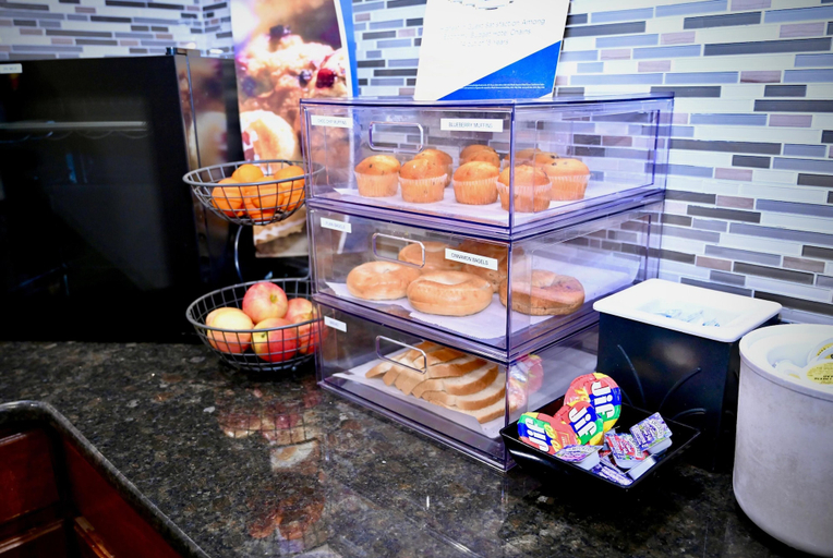 Food & Drinks 5, Microtel Inn by Wyndham Murfreesboro, Rutherford