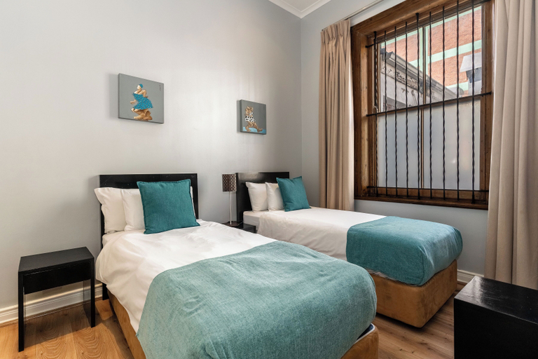 Room 5, Long Street Self Catering Apartments, City of Cape Town