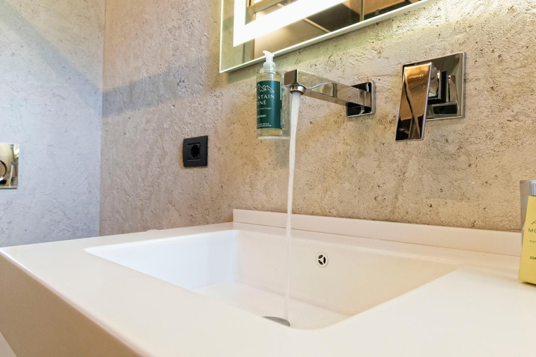 Bathroom 2, Domus Mea Suites, Verona