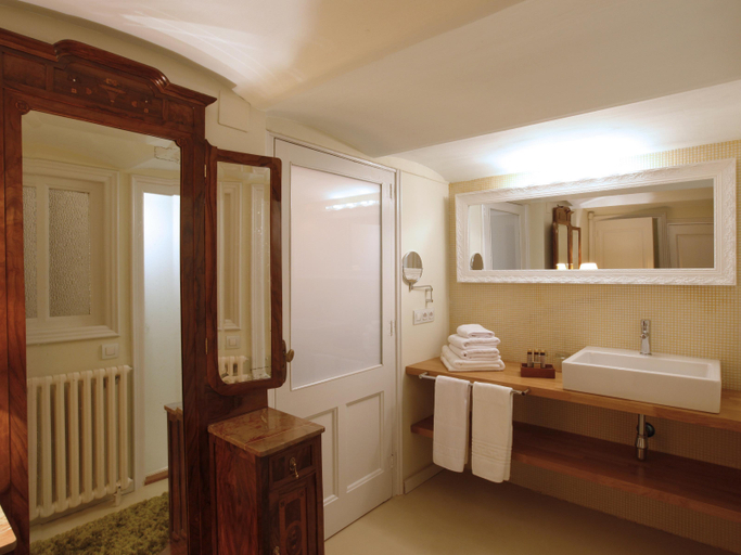 Bathroom 3, Ca La Maria Bed and Breakfast Barcelona, Barcelona
