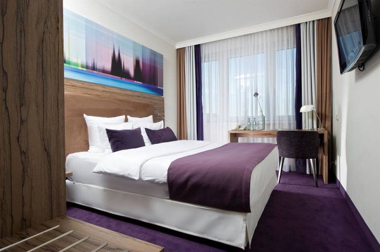Bedroom 3, Wyndham Koeln, Köln