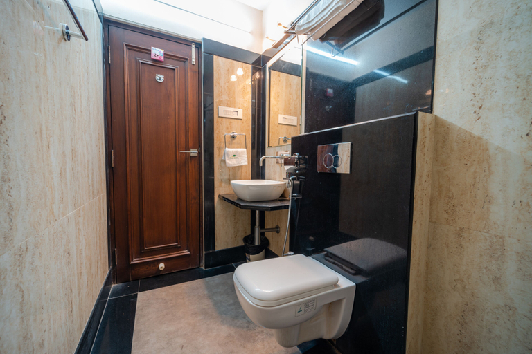 Bathroom 3, Playsales Eco Stay, Indore