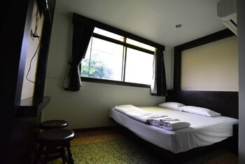 Others 3, Thara House, Phra Nakhon