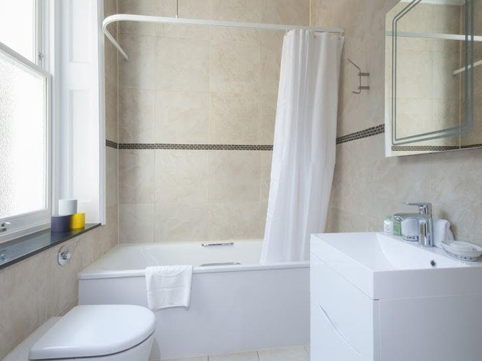 Bathroom 3, 17 Hertford Street, London