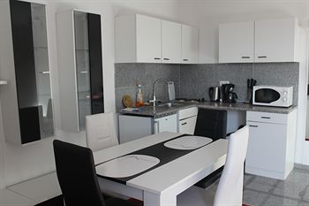 In-Room Dining 5, Lipp Apartments, Köln