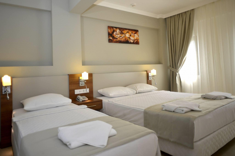Bedroom 2, Anadolu Hotel Bodrum - All Inclusive, Bodrum