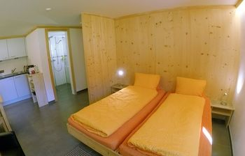 Others 5, Alpenchalet Weidhaus, Saanen