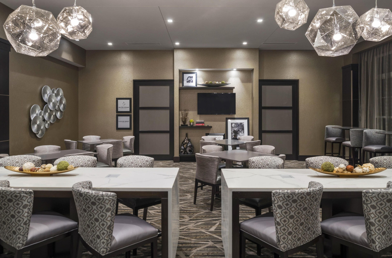 Food & Drinks 5, Hampton Inn & Suites Bridgewater, Somerset