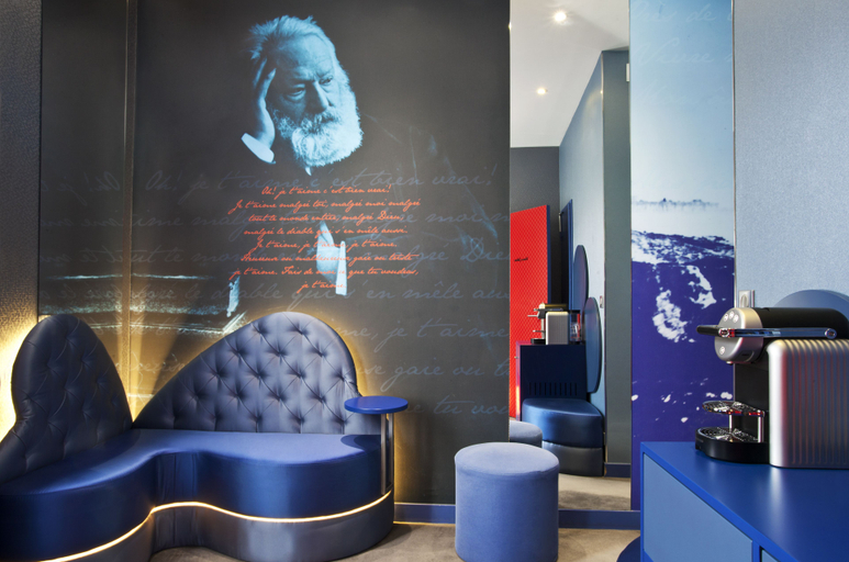 Others 5, Hotel Montmartre Mon Amour, Paris