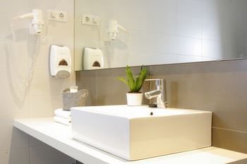 Bathroom Sink 4, 08028 Apartments, Barcelona
