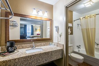 Others 2, Quality Inn Shawnee, Pottawatomie