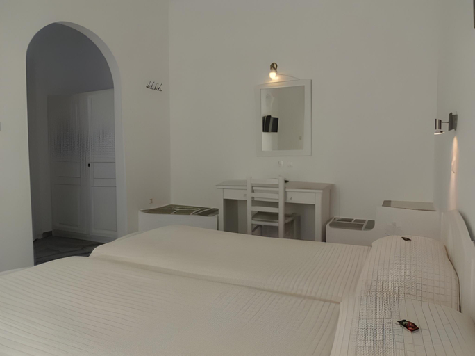 Bedroom 3, Hotel Manos, South Aegean