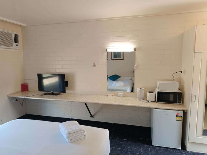 Bathroom, Leongatha Motel, South Gippsland - Central