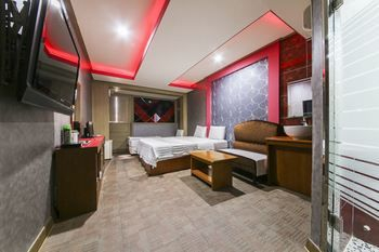 Others 3, Boom Hotel, Hwaseong