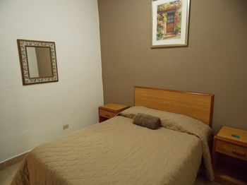 Others 3, Hostel Inn, Allende