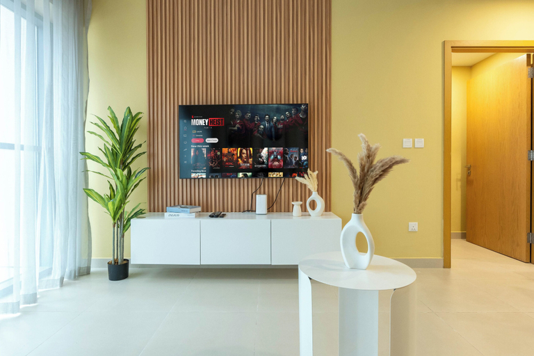 Interior 5, Downtown Dubai - Pool & Gym Access, Dubai