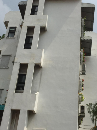 Exterior & Views, Airlink B&B - Hostel, Ratchathewi