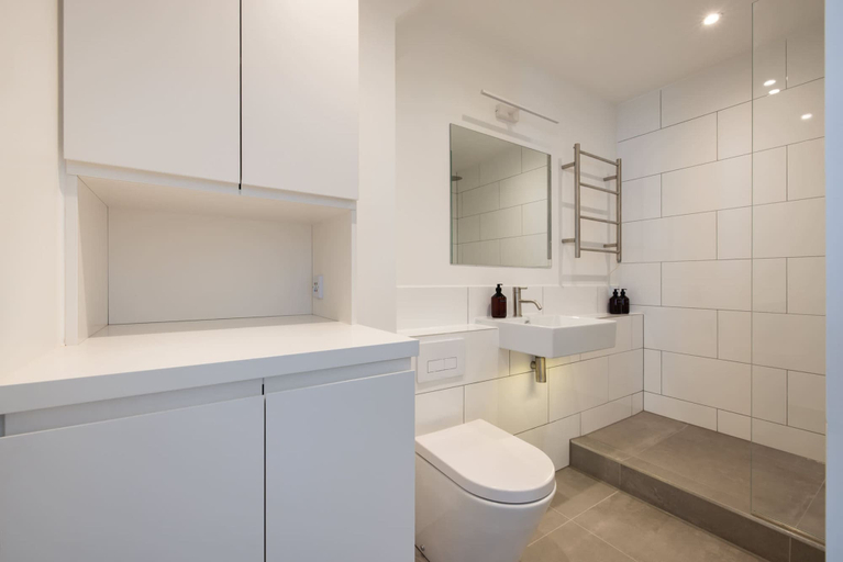 Bathroom 2, Light-filled Studio With AC - Earl s Court, London
