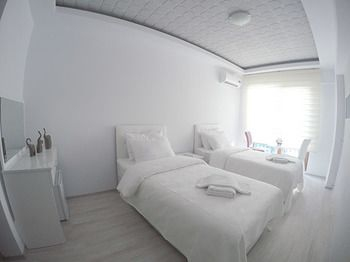 Others 4, Otel Tersane, Merkez