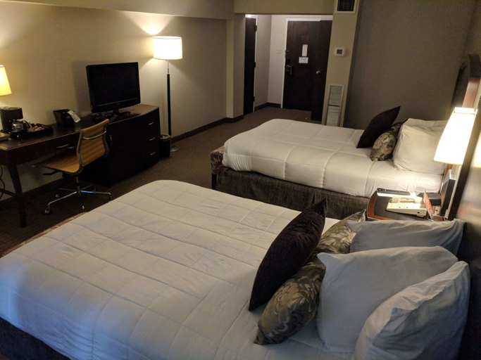 Bedroom 5, The Avalon Hotel and Conference Center, Erie