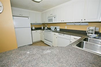 In-Room Kitchen, Jade East Towers 1130, Okaloosa