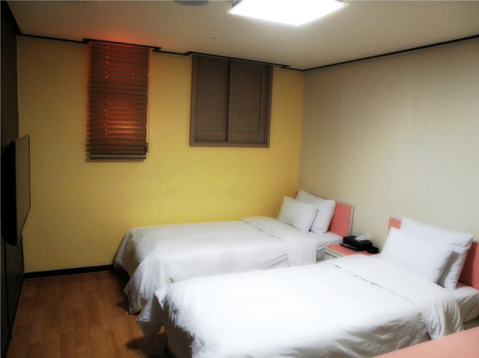 Bedroom 2, Ho Hometel, Mapo
