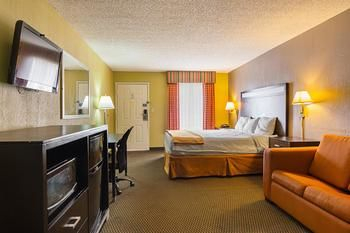 Guestroom 3, 수퍼 7, Bowie