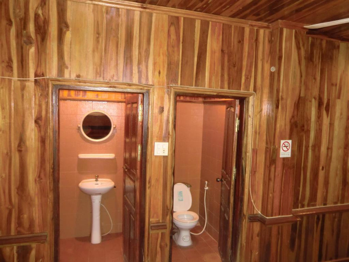 Bathroom 3, Villa Namkhan River, Luang Prabang