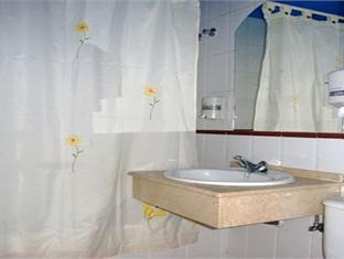 Bathroom, Hostal Dianes, Málaga