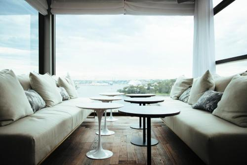 Others 5, Hotel Palisade, Sydney