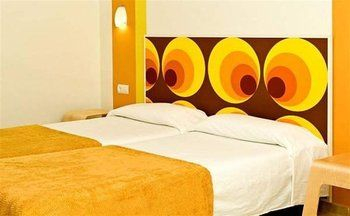 Others 3, Hostal Can Jurat, Baleares