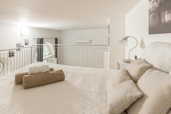 Others 5, Alessia's Flat - Portello 2, Milano