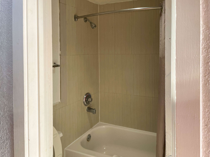 Bathroom, Studio 6 Houston, TX - Brookhollow, Houston