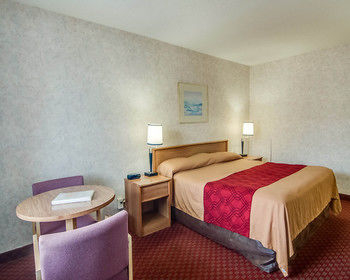 Others 5, Econo Lodge East Staunton, Staunton