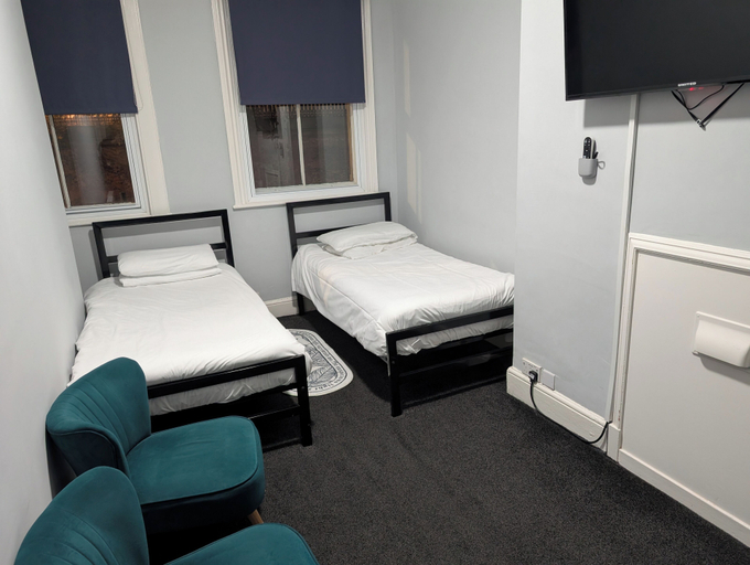 Bedroom 2, Piccadilly Central Hotel, Manchester