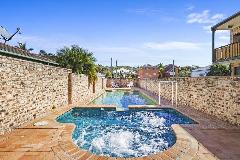 Sport & Beauty, Bayswater Motel, Tweed Heads