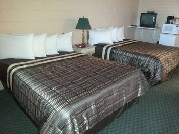 Others 5, Maple Leaf Motel Emerson, Division No. 3