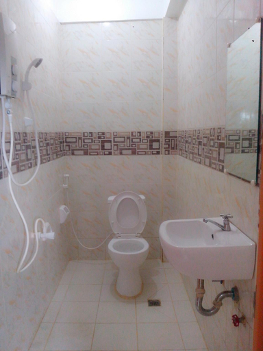 Bathroom, Centillo Travellers Inn, Malay