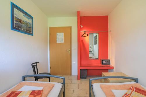 Others 2, ROOMS JANI, Bled