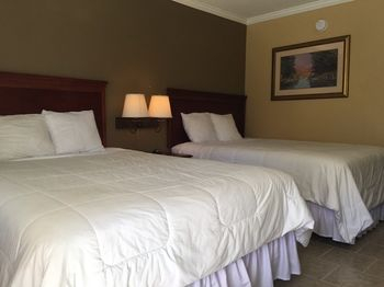 Guestroom 4, Murphy Motel, Cherokee