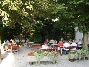 Others 4, Hotel Neuwirt, Freising