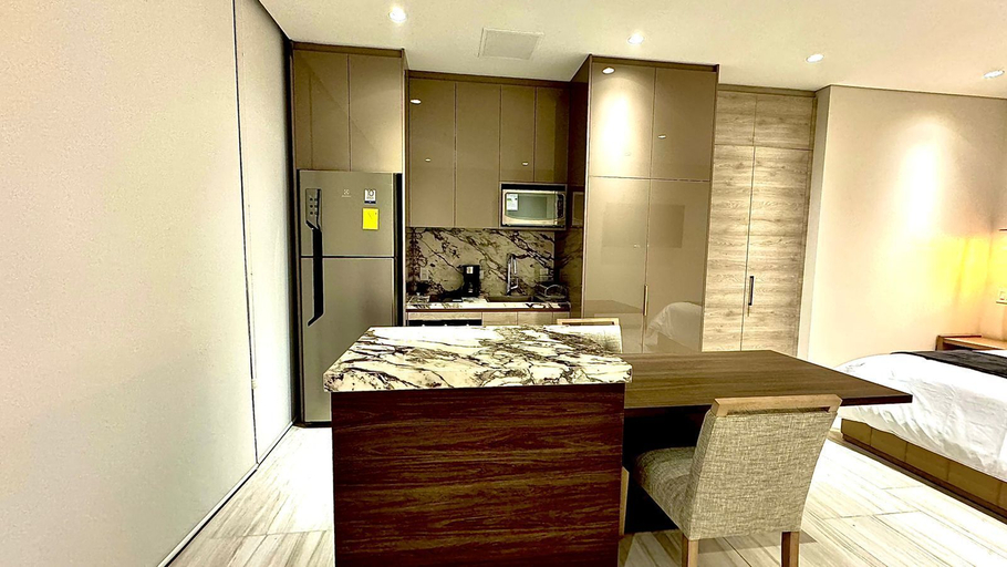 Others 3, Le Parc Residences, Quito