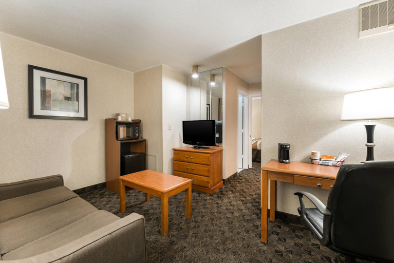 Others 4, Quality Inn & Suites Portage Central, Porter