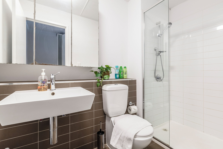 Bathroom 4, Sakura Apartment, Melbourne