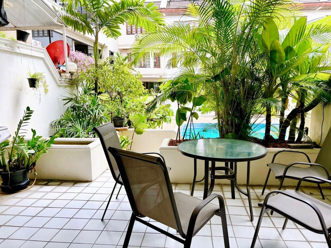 Others 2, Peace Pool BNB Family and Female only, Muang Chiang Mai